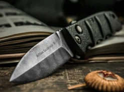 Böker Plus AKS-74 Spearpoint Damast Schwarz Discount