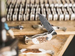 Böker Manufaktur Solingen Scout Spearpoint Hirschhorn Damast